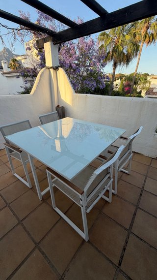 Mesa Terraza Cristal y 4 Sillas Metal