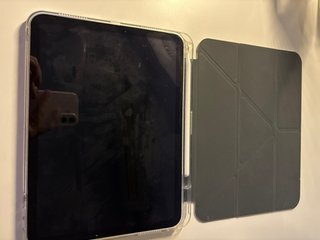 Funda iPad 10/11 Gen Lunares