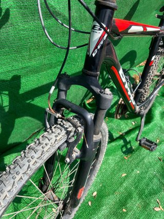 Bicicleta B-Pro Negra y Roja