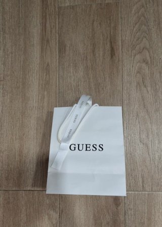 Bolsa Guess blanca con lazo
