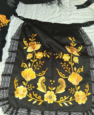 Conjunto de huertana negro y amarillo