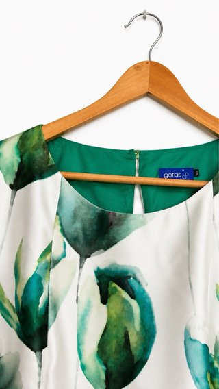 Vestido elegante estampado floral verde