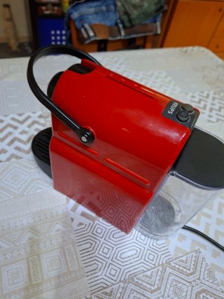 Cafetera Nespresso Krups Roja (Averiada)