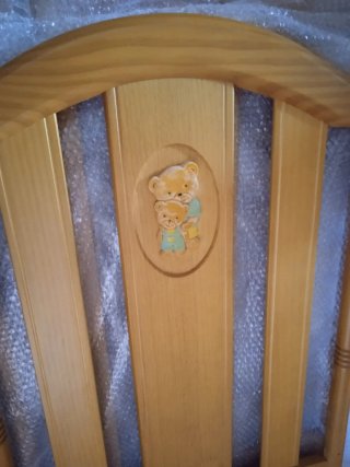 Cuna y mueble