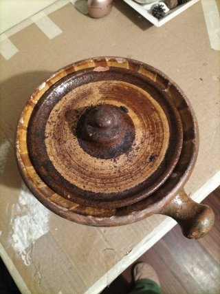 Olla de barro antigua
