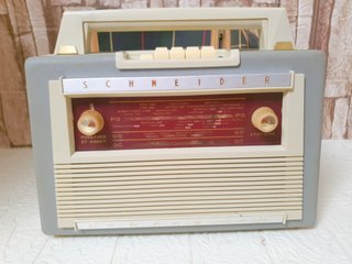Radio antigua transistores vintage época baquelita
