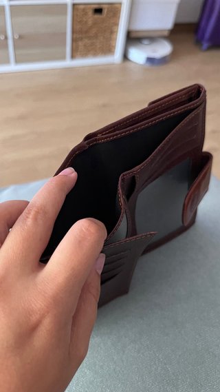 Cartera de piel con diseño