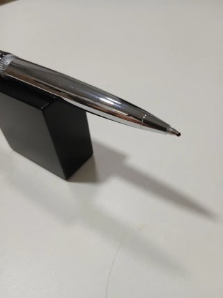 Bolígrafo Hugo Boss Gear Plata y Negro SIN ESTUCHE