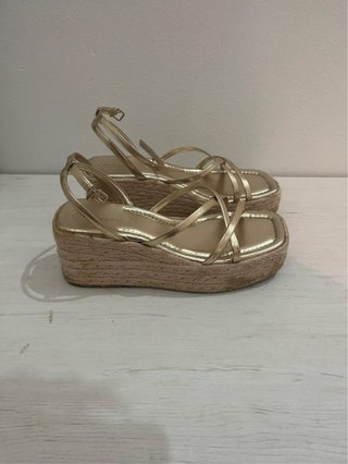 Espartos Stradivarius Dorados Talla 38