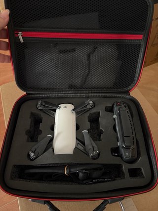 DJI Spark con mando y maletín rígido