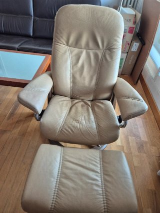 Sillón STRESSLESS relax piel beige con reposapiés