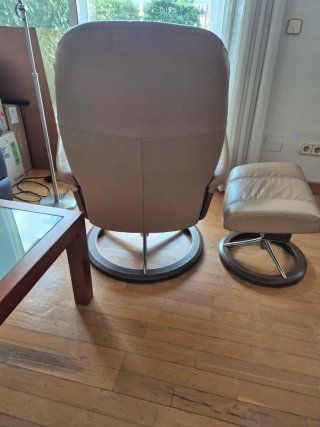 Sillón STRESSLESS relax piel beige con reposapiés