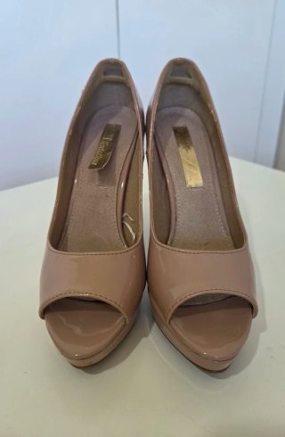 Tacones Xti charol nude/taupe T.36