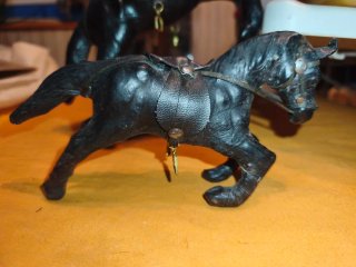 2caballos cuero