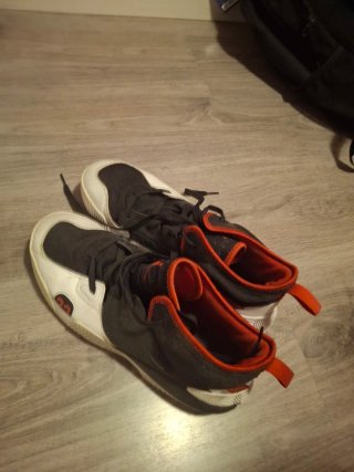 Zapatillas Baloncesto Jordan Negras Rojas