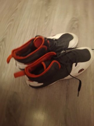 Zapatillas Baloncesto Jordan Negras Rojas