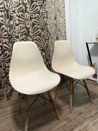 Lote 2 sillas diseño moderno Usadas