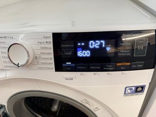 Lavadora-Secadora Electrolux PerfectCare 700