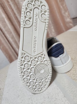 Zapatillas Adidas Blancas y Azules