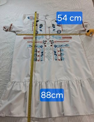 Vestido blanco bordado T-40 sfera.  Nuevo con etiq