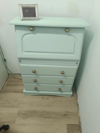 Escritorio Secreter Mint con Detalles Dorados