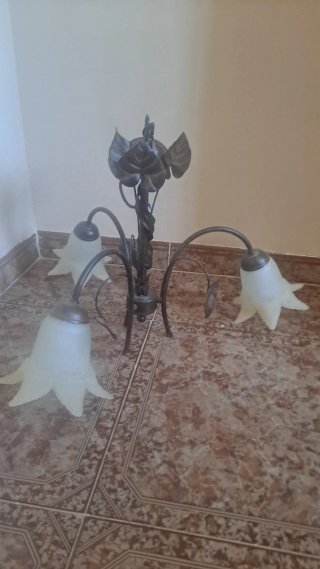 Lámpara de techo floral+dos lámparas de mesita