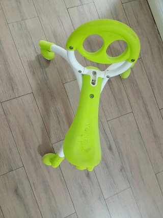 Bici de bebé verde y blanca