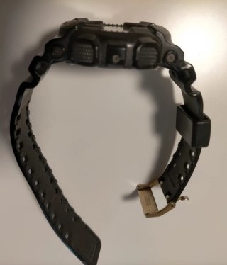 Reloj Casio G-Shock GA-110GB. Negro y Dorado
