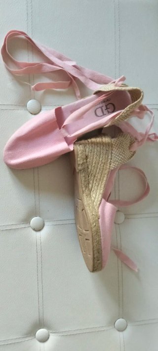 Sandalias GD cuña rosa atadas