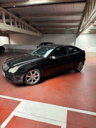 Mercedes-Benz  C200 2005