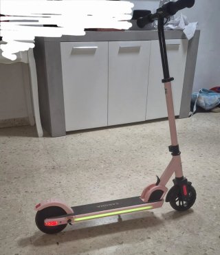 Patinete Eléctrico Rosa CAROMA