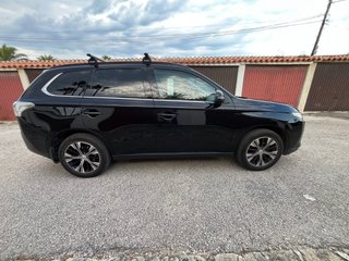Mitsubishi Outlander 2012