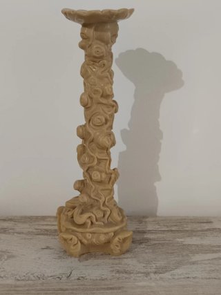 Pedestal oriental beige