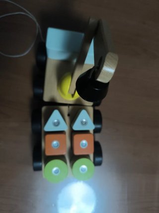 Grúa de madera IKEA