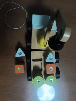Grúa de madera IKEA