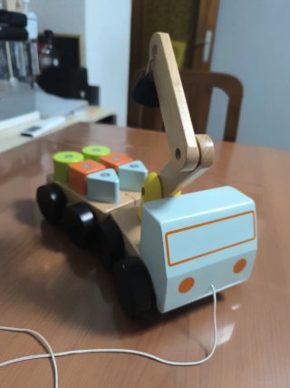 Grúa de madera IKEA