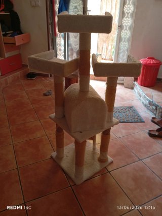 Torre para gatos de varios niveles