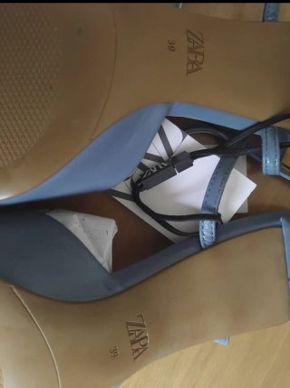 Zapatos Zara azules con tira al tobillo