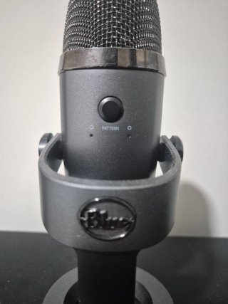 Micrófono Blue Yeti Nano