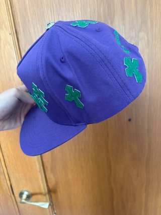 Gorra Chrome Hearts Morada y Verde