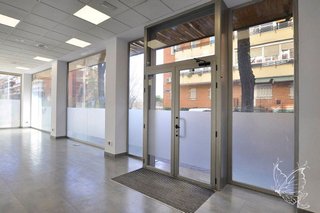 Local comercial en venta en Salvador en Madrid