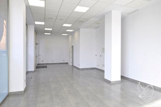 Local comercial en venta en Salvador en Madrid