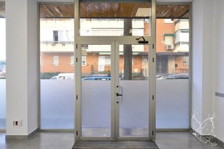 Local comercial en venta en Salvador en Madrid
