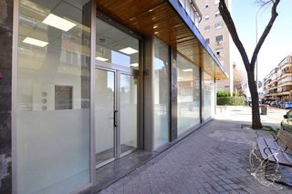 Local comercial en venta en Salvador en Madrid