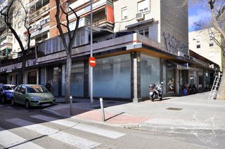 Local comercial en venta en Salvador en Madrid