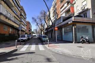 Local comercial en venta en Salvador en Madrid