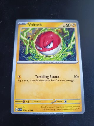 Voltorb 100/165 MEW ES Escarlata y Púrpura 151