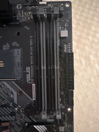 ASUS TUF Gaming B550-Plus WiFi II para reparar