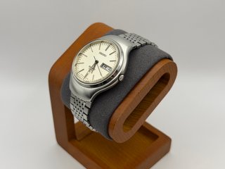Seiko Quartz V.F.A. 3823-7000 Plata