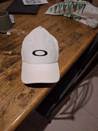 Gorra Blanca Usada por Diego Maradona.